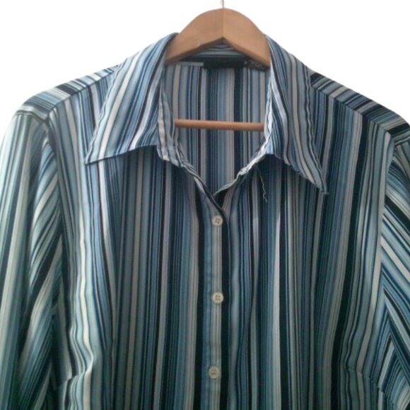 Maggie Barnes Size 2X Button down Blouse Plus Size Blouse (imperfect) - Picture 6 of 8